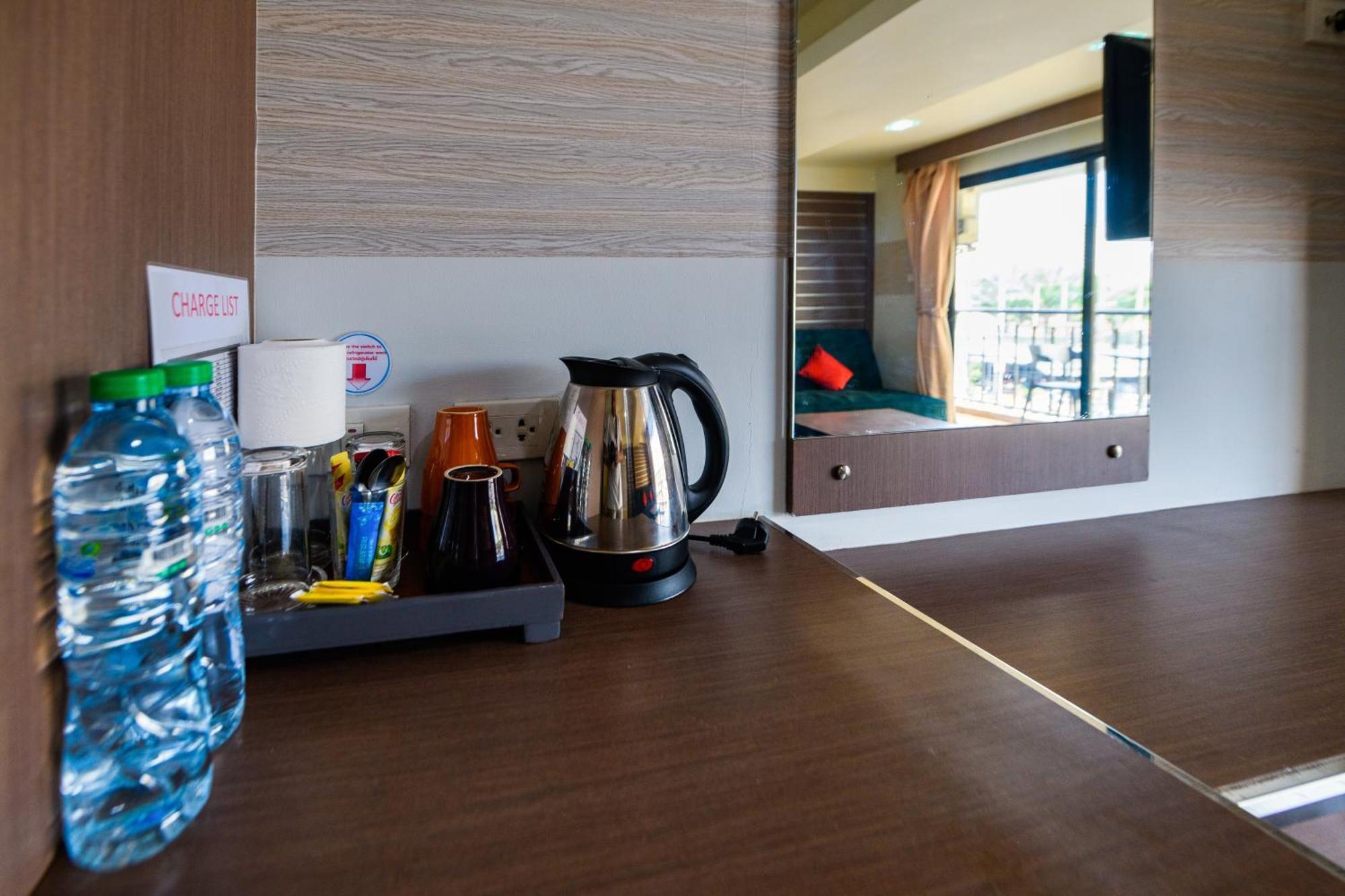 Scandia Beach Hotel Jomtien Beach Oda fotoğraf